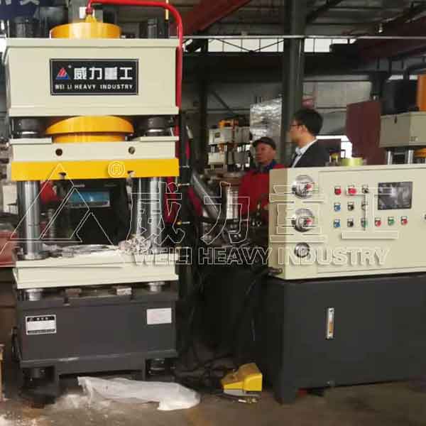 鐵粉漁網(wǎng)墜成型機(jī)配模具多少錢(qián)?需要多大液壓機(jī)