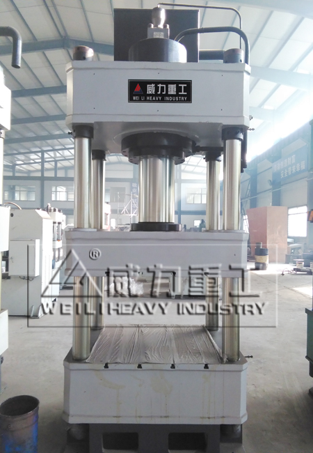 400噸三梁四柱液壓機(jī)廠家車間實(shí)景