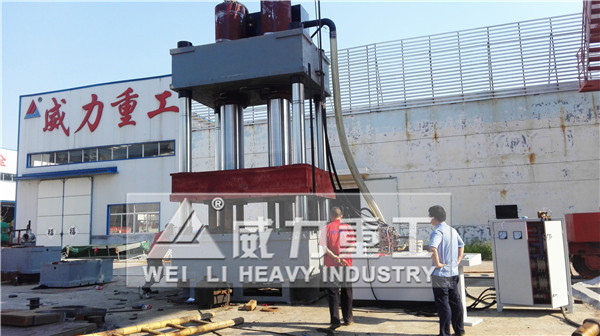 800噸三梁四柱液壓機(jī)廠家