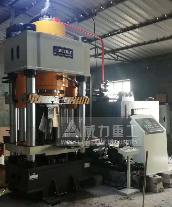 全自動(dòng)四柱液壓機(jī)客戶(hù)現(xiàn)場(chǎng)1