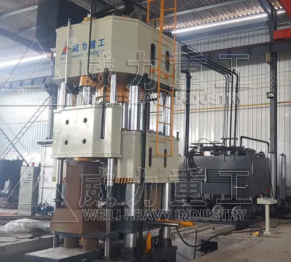 1000噸熱鍛成型壓力機(jī)又稱熱鐓機(jī)