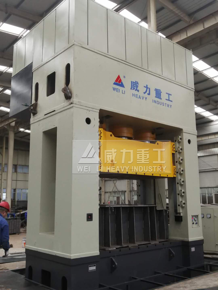 框架式汽車(chē)保險(xiǎn)杠模壓液壓機(jī)