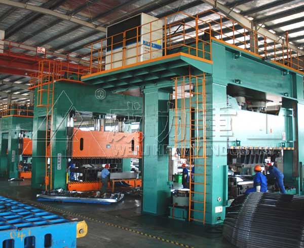 熱沖壓成型生產線設備之一1200噸液壓機