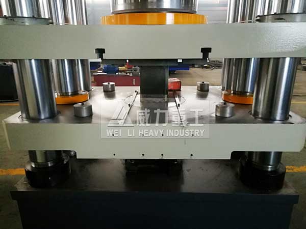 金屬粉末液壓機(jī)組成細(xì)節(jié)