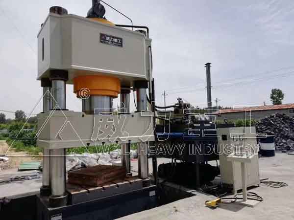 2600噸熱模鍛液壓機運送到客戶現(xiàn)場