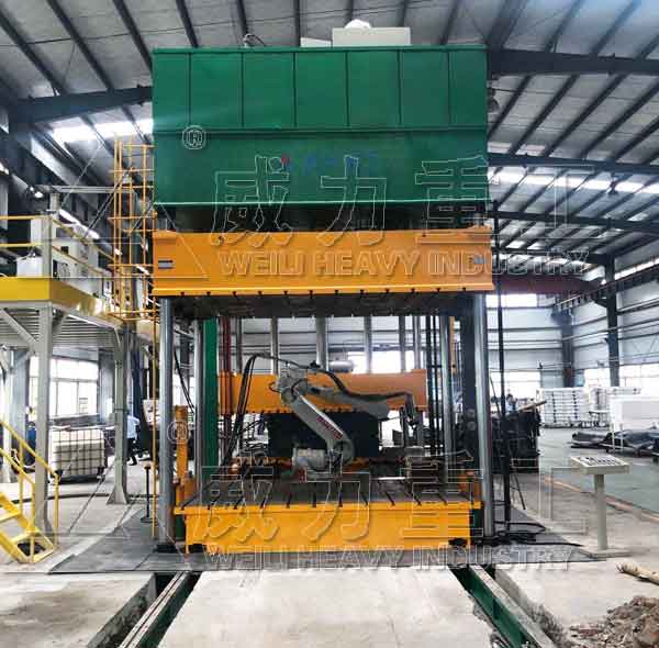 315噸四柱式汽車內(nèi)飾件模壓機