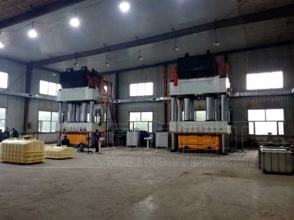 2500噸液壓機價格_2500T四柱油壓機_復合材料液壓機