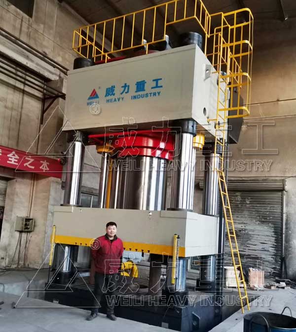 5000噸封頭拉伸成型機安裝現(xiàn)場