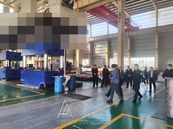 液壓機生產(chǎn)車間