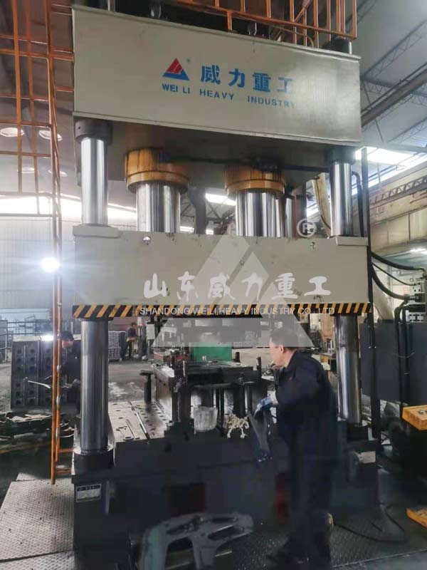 800噸塑料托板成型液壓機(jī)