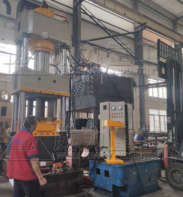 630噸煤礦掘進機截齒熱擠壓液壓機