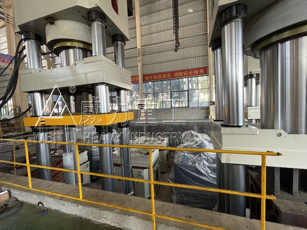 2000噸四梁四柱液壓機(jī)(坩堝、粉末、薄板拉伸)廠家