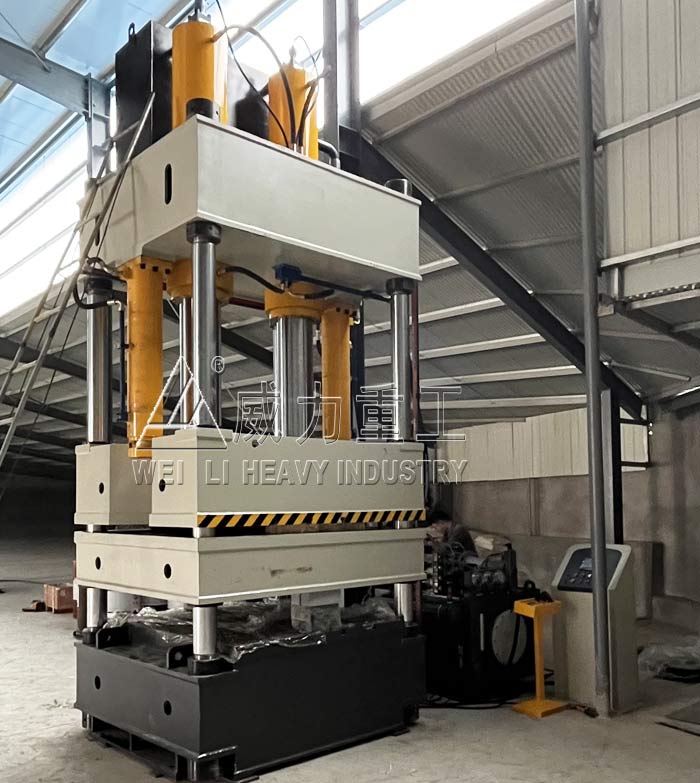 蛭石板液壓機(jī)客戶使用現(xiàn)場(chǎng)