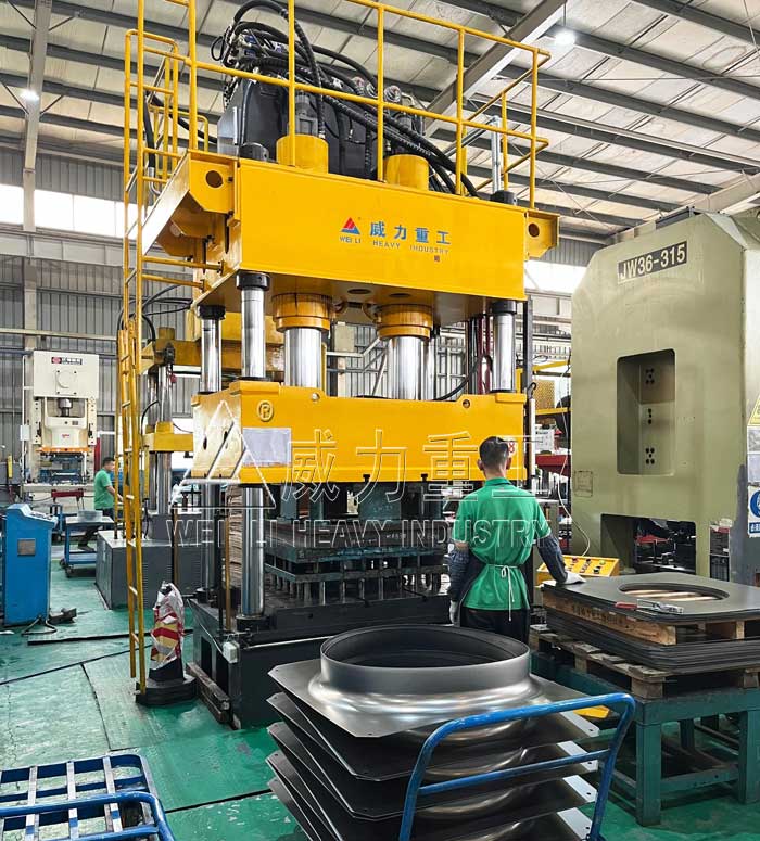 400噸四柱液壓墊拉伸液壓機(jī)(汽車配件、不銹鋼殼