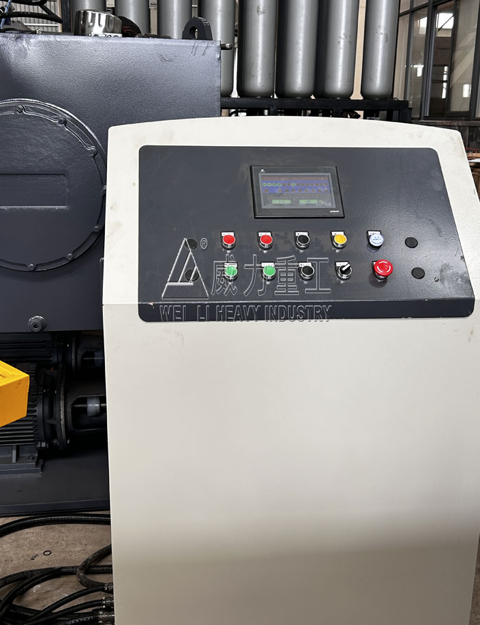 500噸框架式液壓機(jī)配有PLC、伺服系統(tǒng)